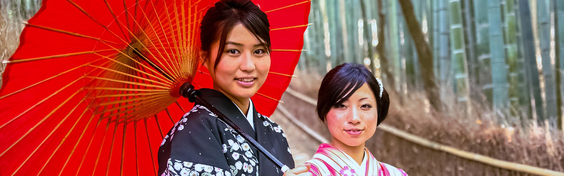Frauen in Kimonos |  Exo Travel Thailand / Chamleon