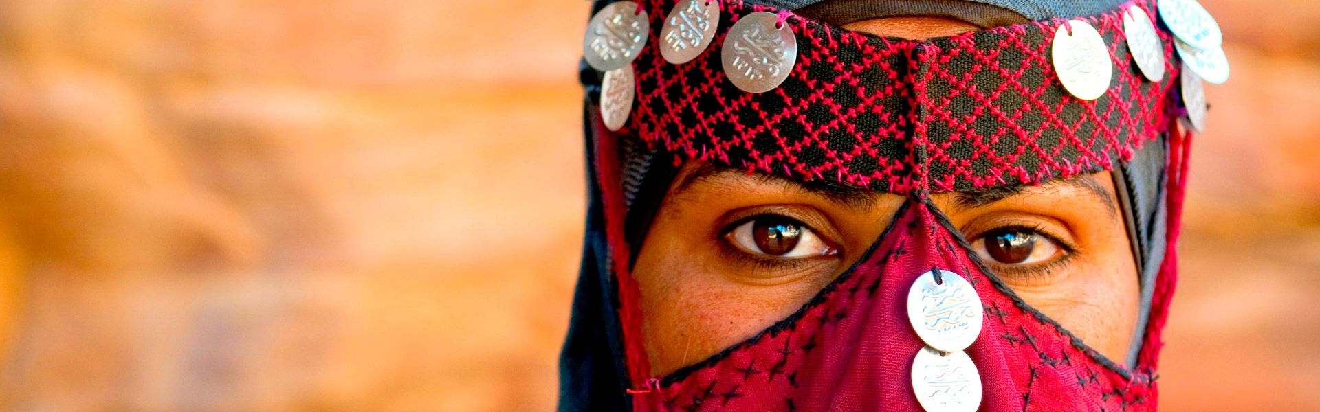 Portrait einer Beduinenfrau |  Joel Carillet, iStockphoto.com / Chamleon